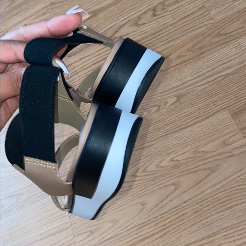 Flatform Sandals - Picture 3 of 4